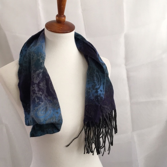 Three very soft different patterned scarves - Picture 2 of 3